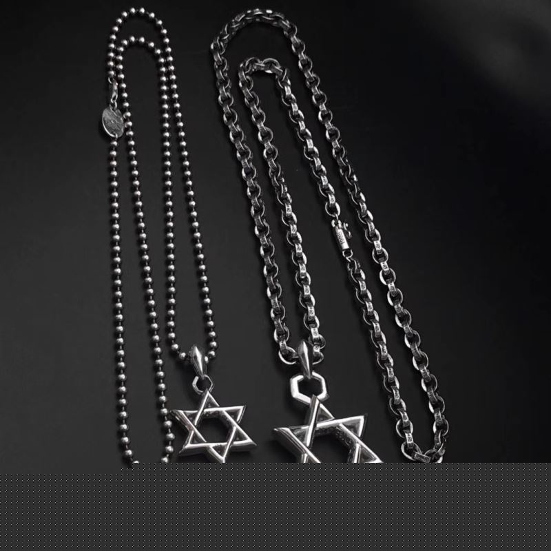 Ch**me He**ts necklaces